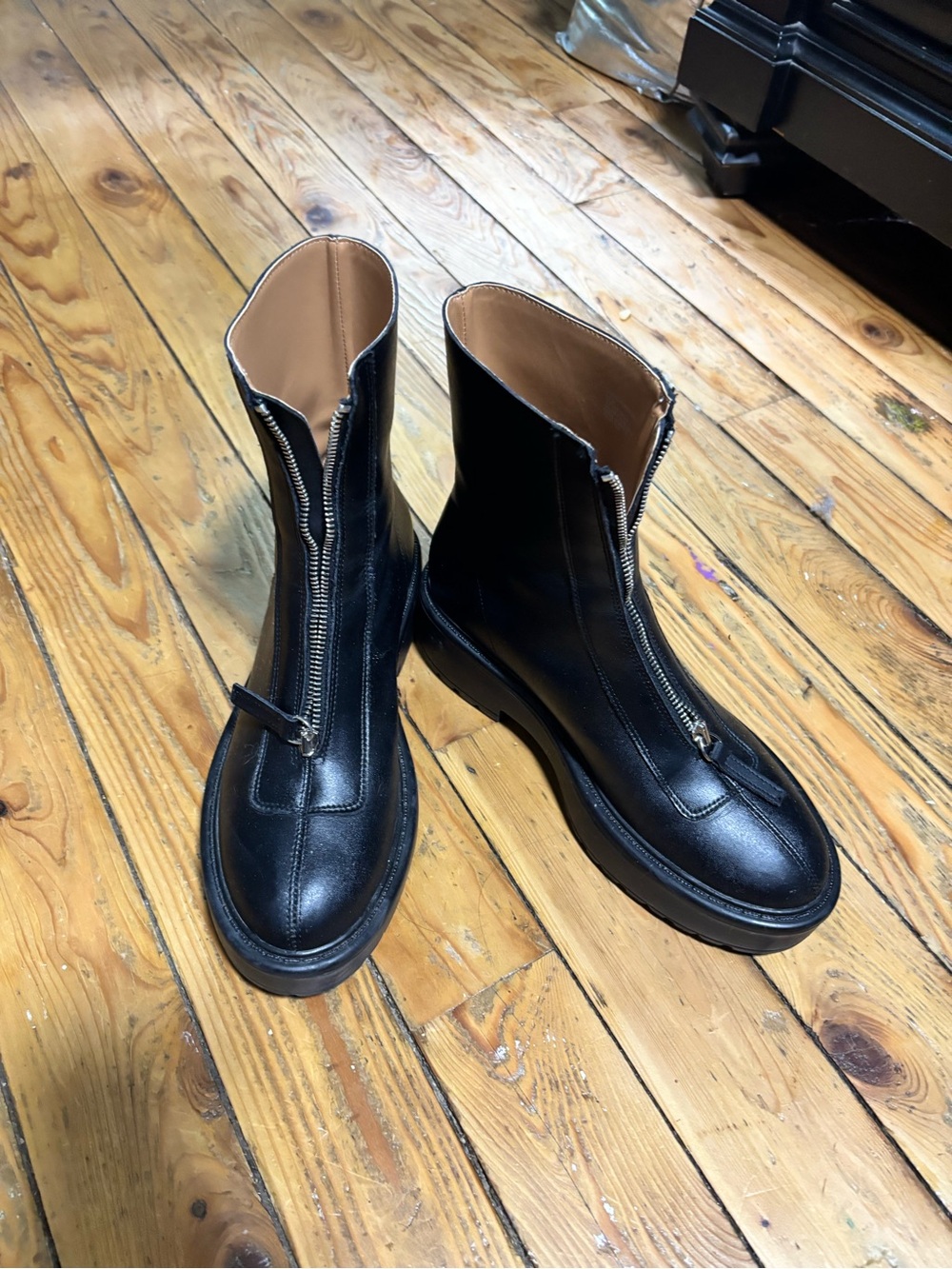 Steve Madden zip front boots
